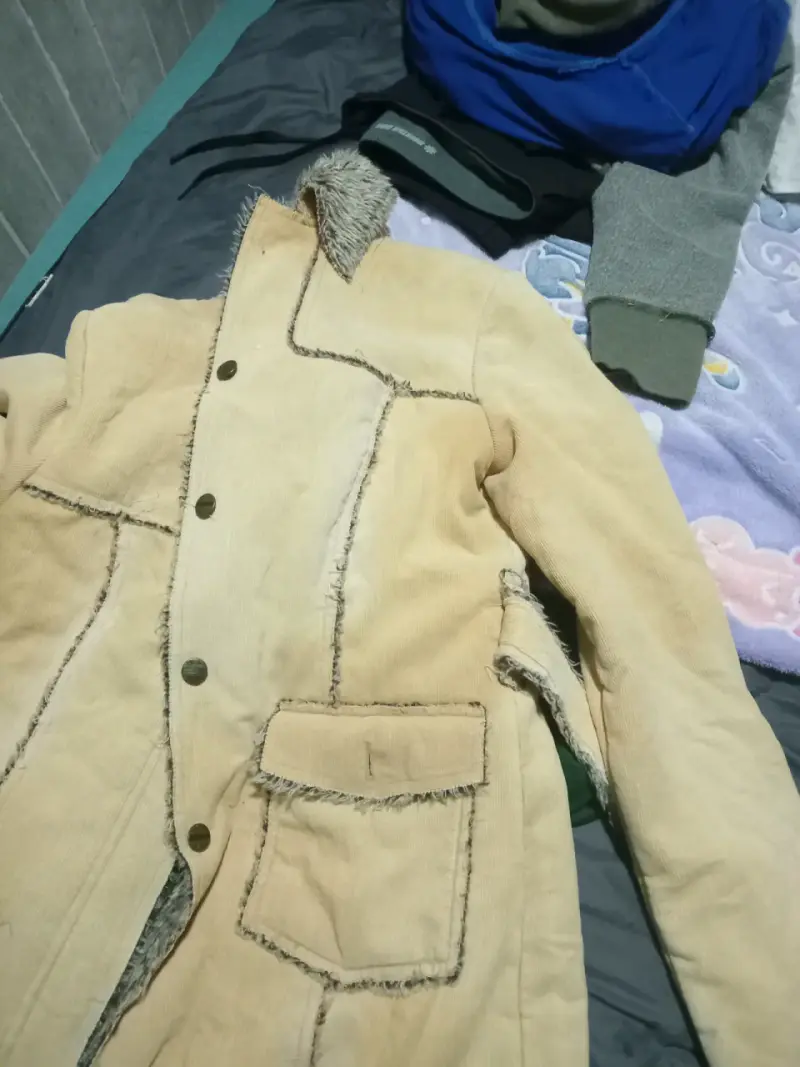 Abrigo beige con forro peludo - 2