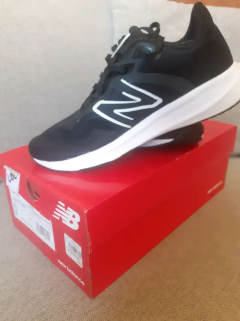 Zapatillas deportivas negras New Balance - 1