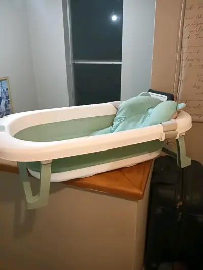 Tina de baño para bebé con almohadilla - miniatura 1