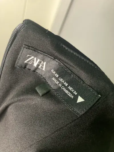 Vestido mini Zara terciopelo negro - miniatura 5