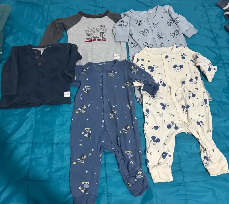 Ropa infantil surtida - 2