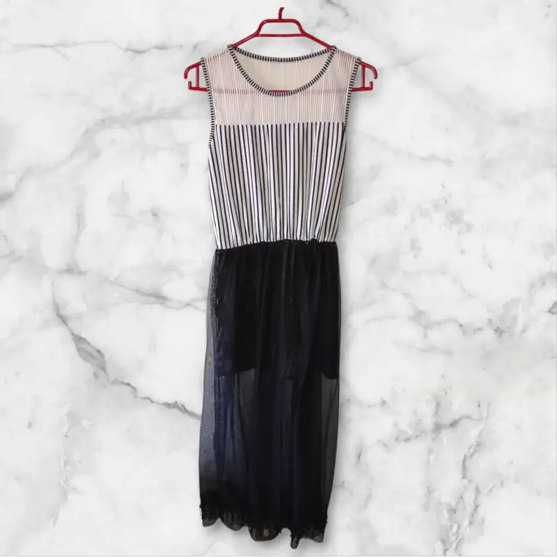 Vestido sin mangas a rayas