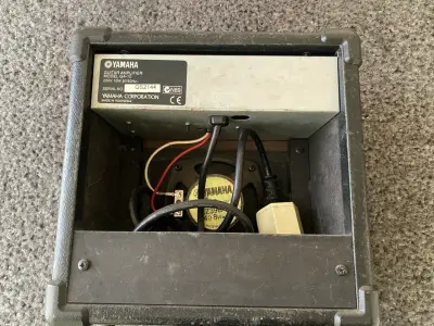 Amplificador de guitarra Yamaha GA-10 - miniatura 4