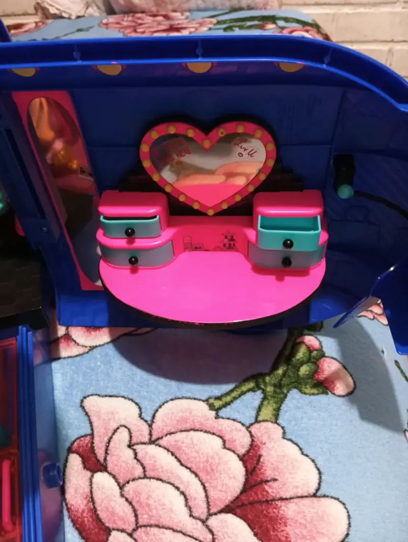 Muñecas LOL Surprise con bus - 3