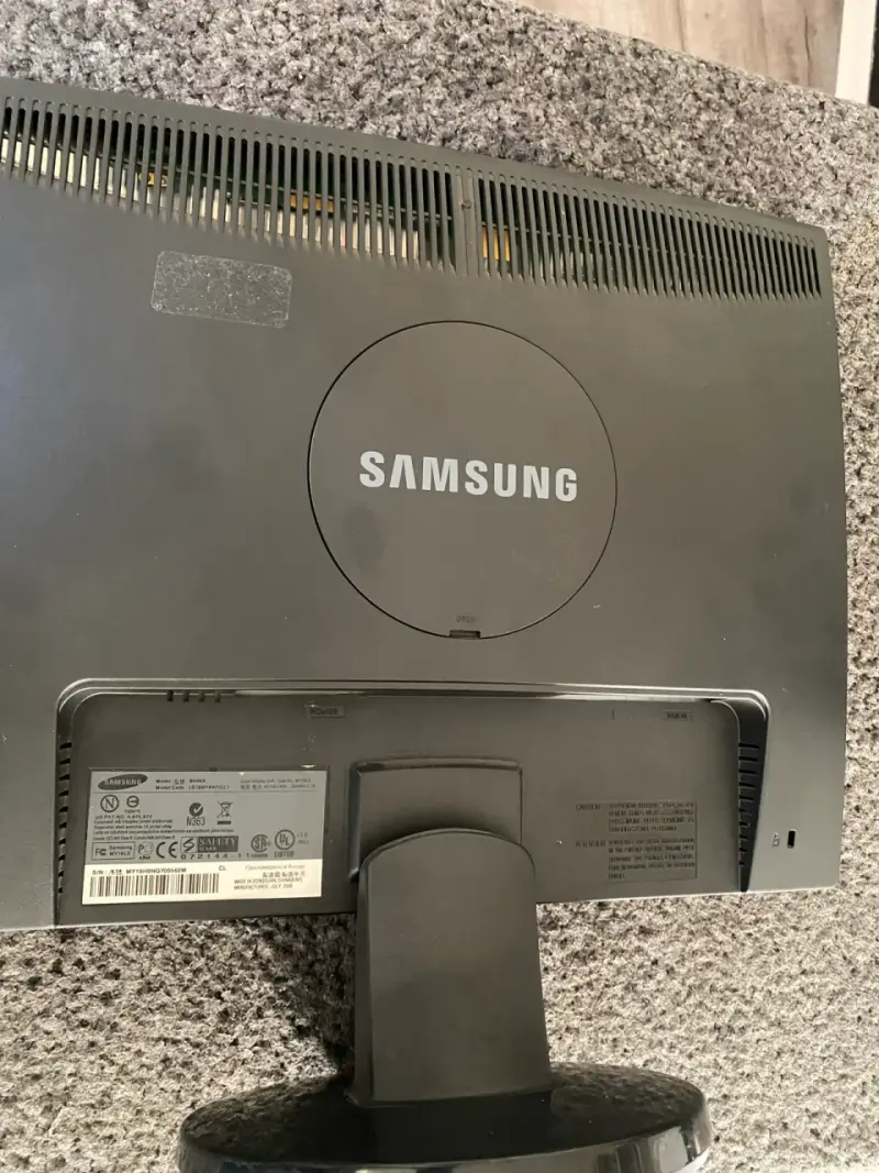 Monitor Samsung SyncMaster 19 pulgadas - 3