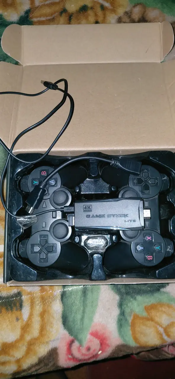 Consola Game Stick con controles - 2