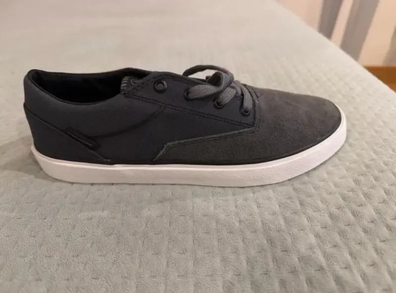 Zapatillas Volcom grises casuales nuevas - 3