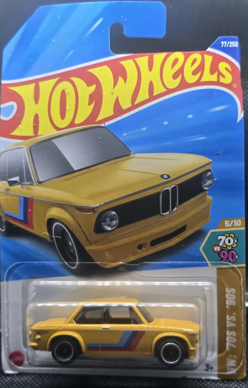 Hot Wheels BMW 2002 Amarillo