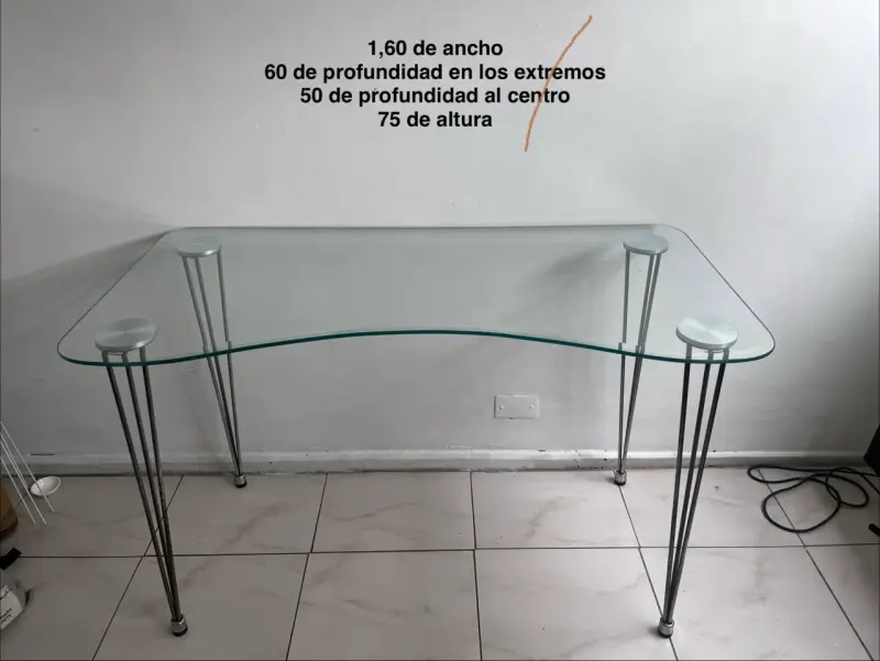 Escritorio de vidrio moderno - 1