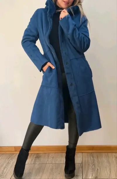 Abrigo azul con capucha de mujer - miniatura 1