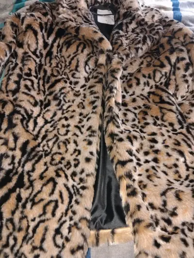 Abrigo de piel sintética animal print - miniatura 1