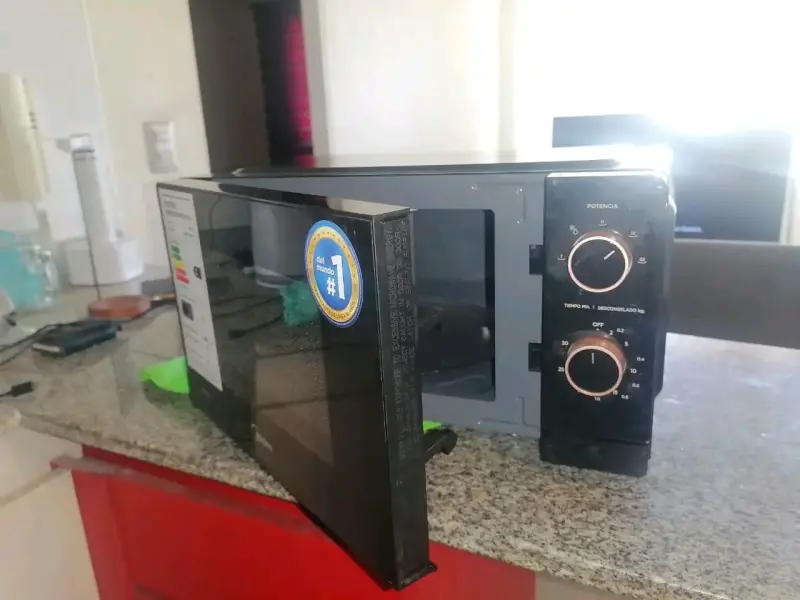 Microondas Midea 20L negro - 2