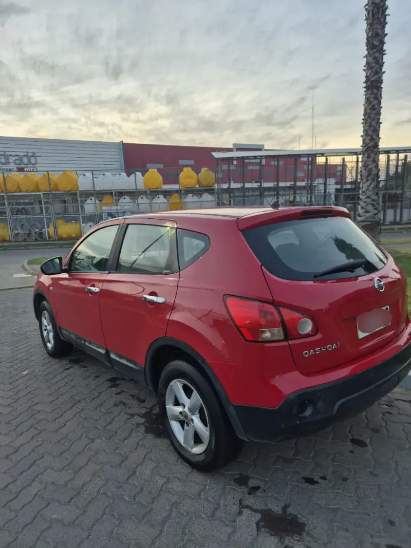 Nissan Qashqai rojo 2010 2.0 - 2