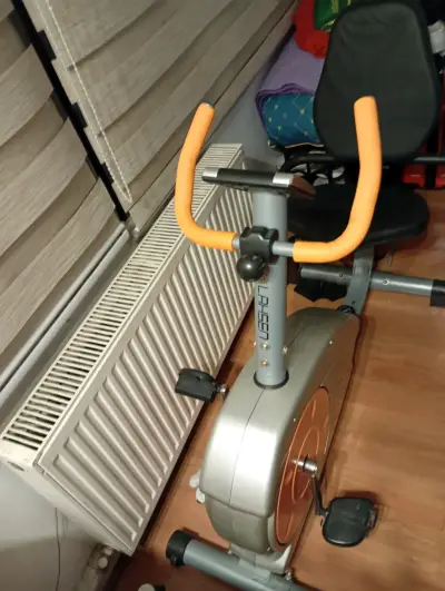 Bicicleta estática con respaldo Lahsen - miniatura 2