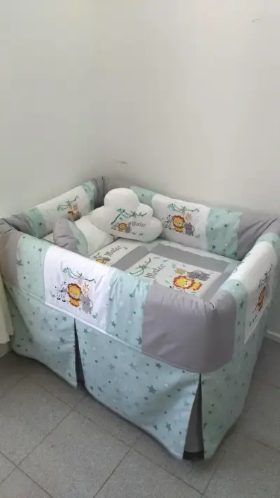 Cuna de bebé con set de cojines - miniatura 2