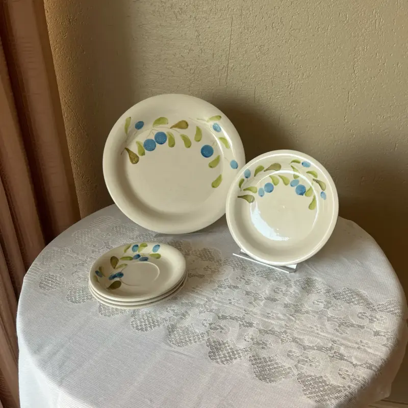 Set de platos con diseño floral - 3