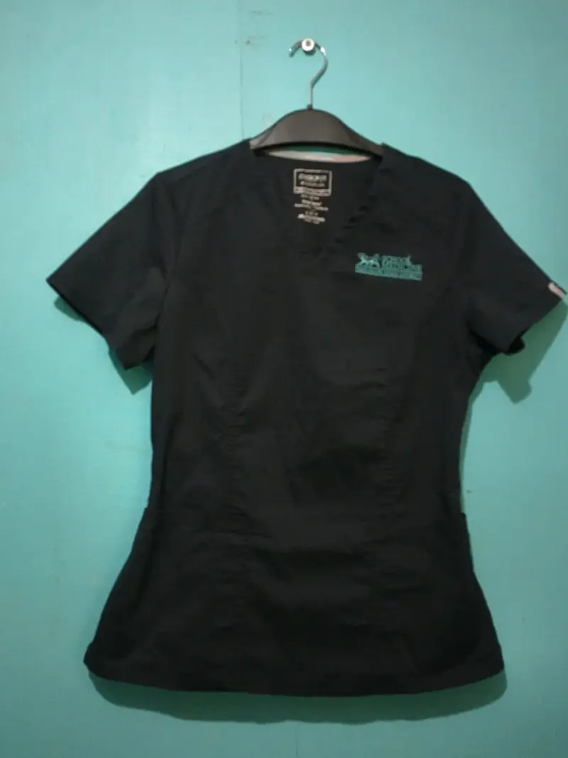 Polera médica azul marino Cherokee