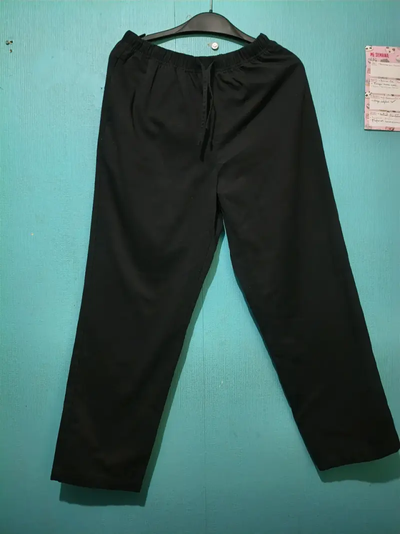 Pantalón negro casual