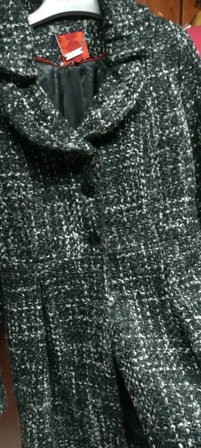 Abrigo negro marca Elle - miniatura 2