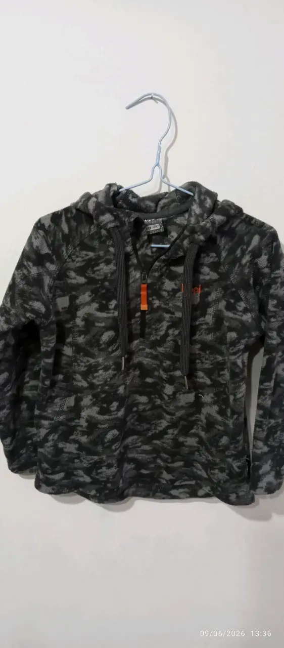 Polerón polar con capucha lippi talla 3