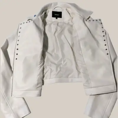 Chaqueta blanca de cuero sintético - miniatura 3