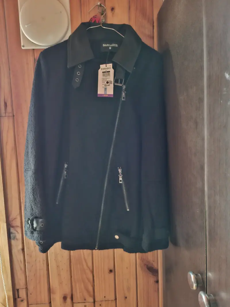 Chaqueta negra de lana Barbados