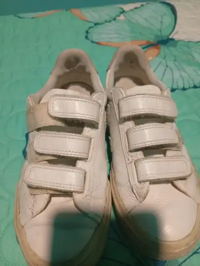 Zapatillas veja  blancas con velcro talla 36 - miniatura 2