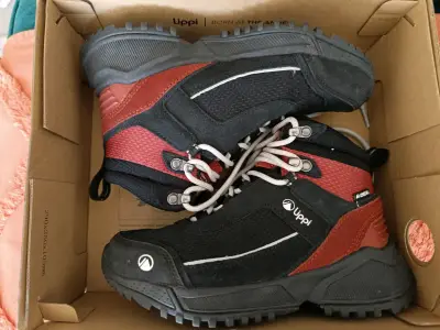 Botines trekking mujer Lippi negros y rojos 35 - miniatura 3