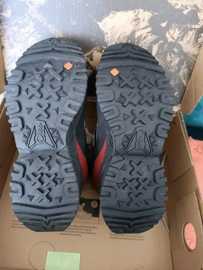 Botines trekking mujer Lippi negros y rojos 35 - miniatura 4