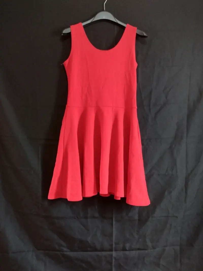 Vestido rojo sin mangas - 1