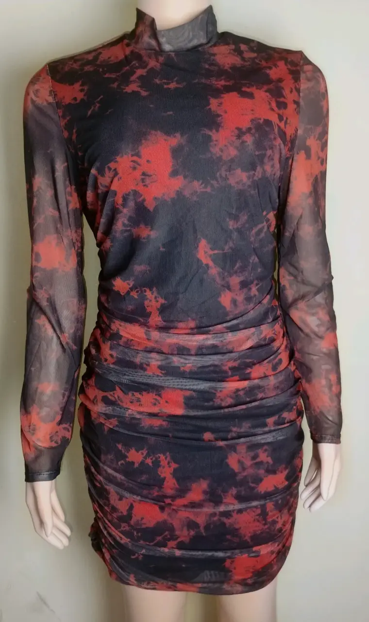 Vestido rojo y negro de manga larga - 2
