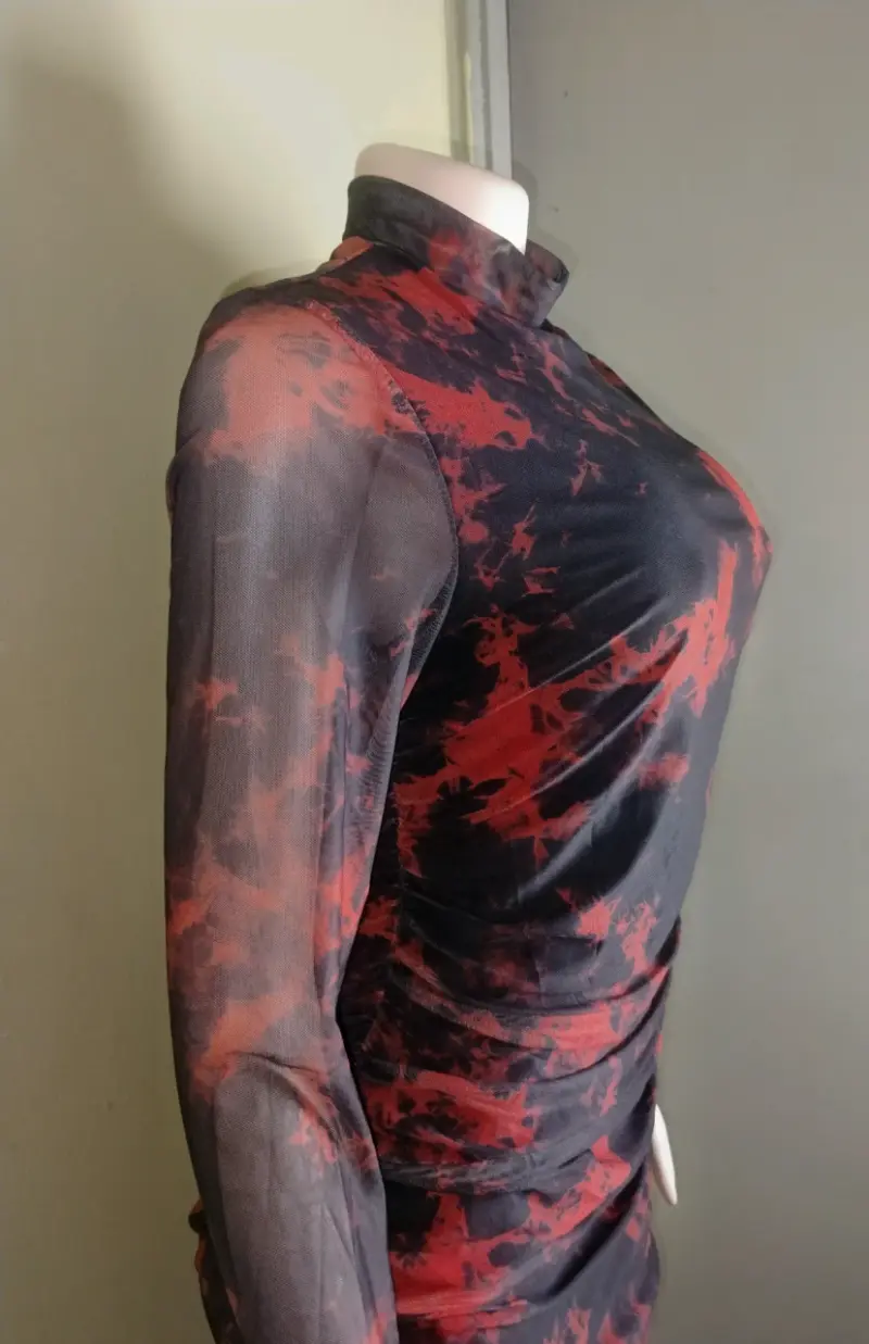 Vestido rojo y negro de manga larga - 4
