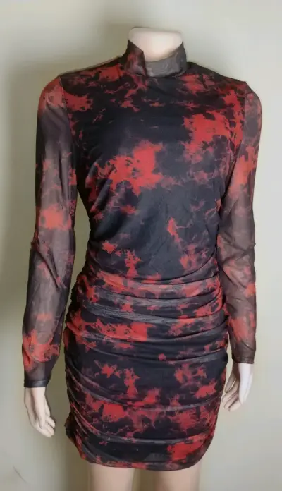 Vestido rojo y negro de manga larga - miniatura 5