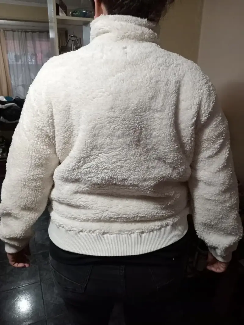 Chaqueta de polar blanca