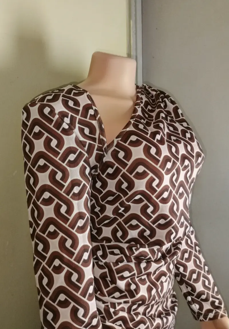 Vestido asimétrico estampado marrón - 2