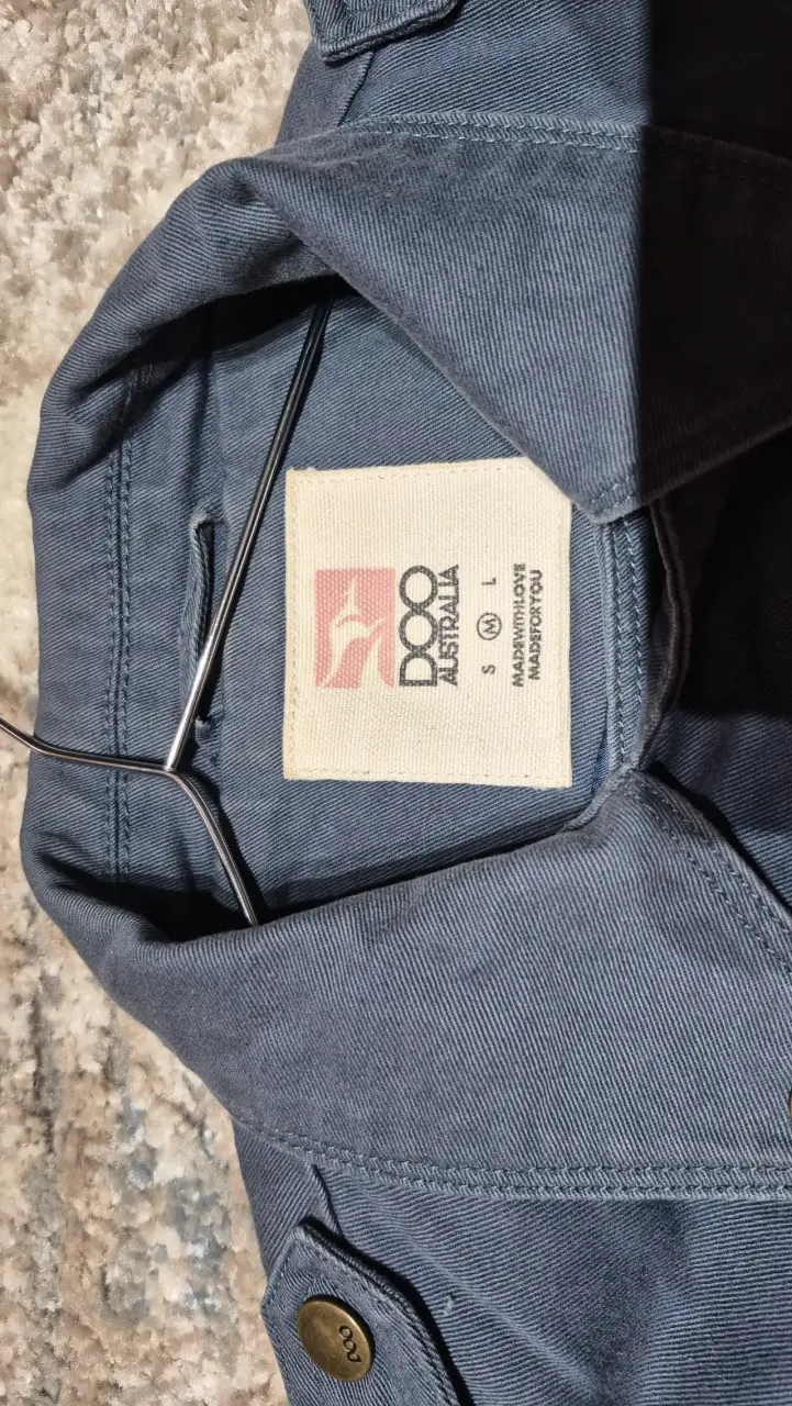 Chaqueta azul con zipper de estilo casual - 2