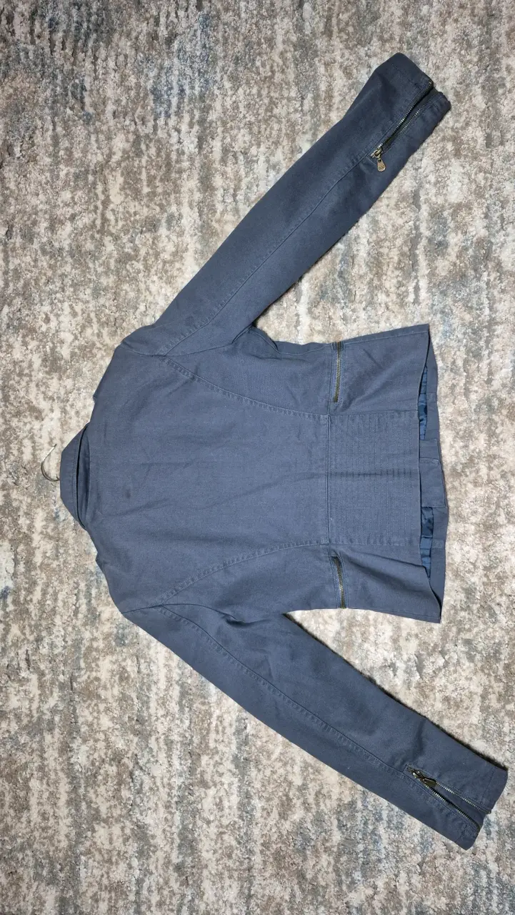 Chaqueta azul con zipper de estilo casual - 3