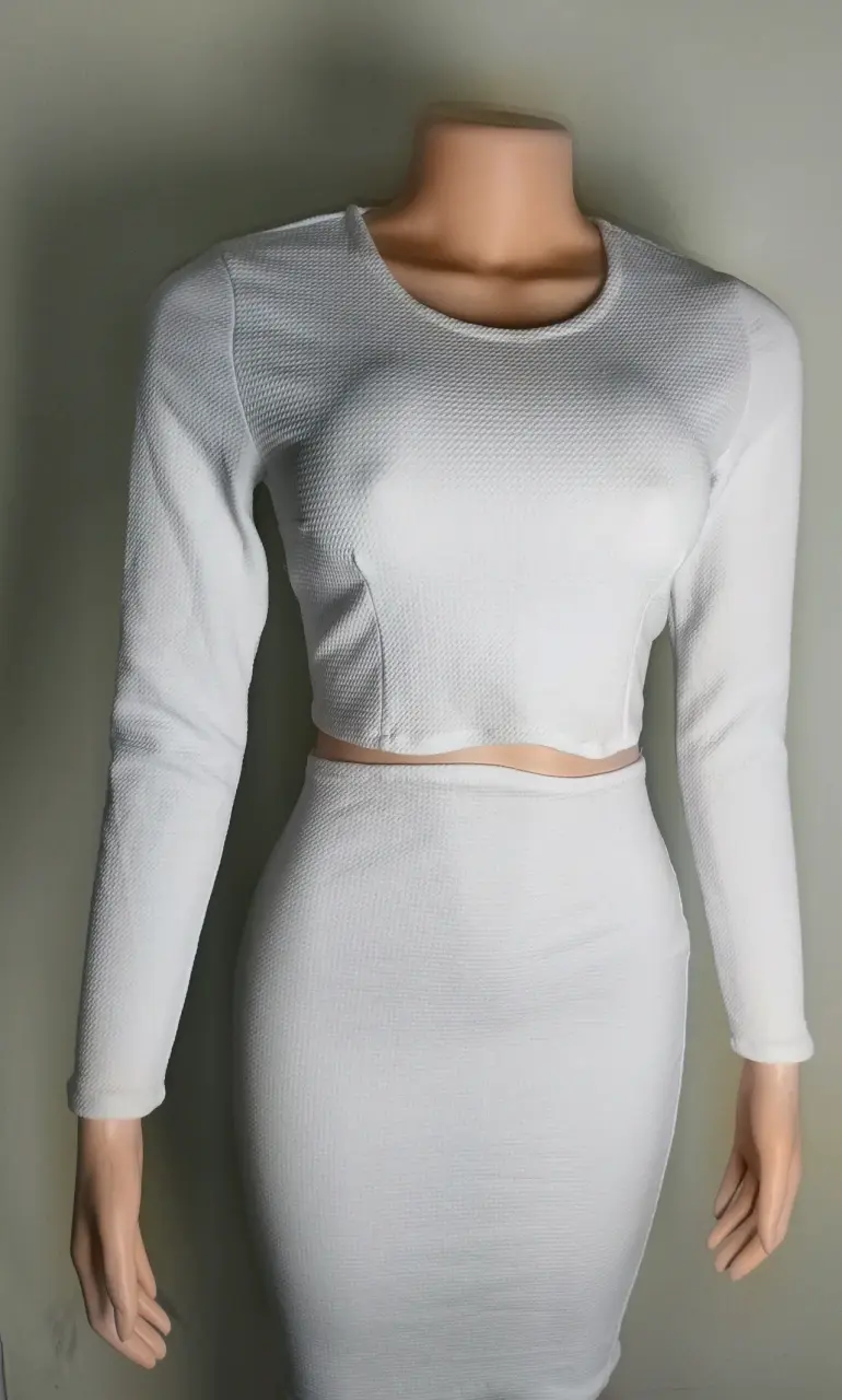 Conjunto blanco de dos piezas - 1