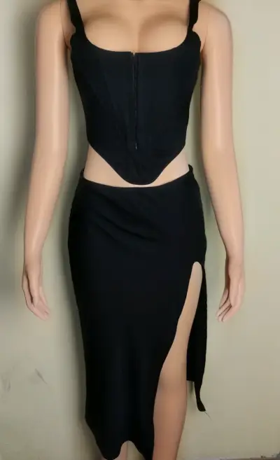 Conjunto top y falda negras - miniatura 5