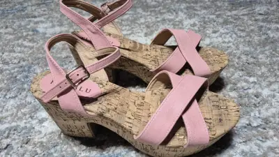 Sandalias plataformas rosadas - miniatura 2