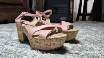 Sandalias plataformas rosadas - miniatura 3