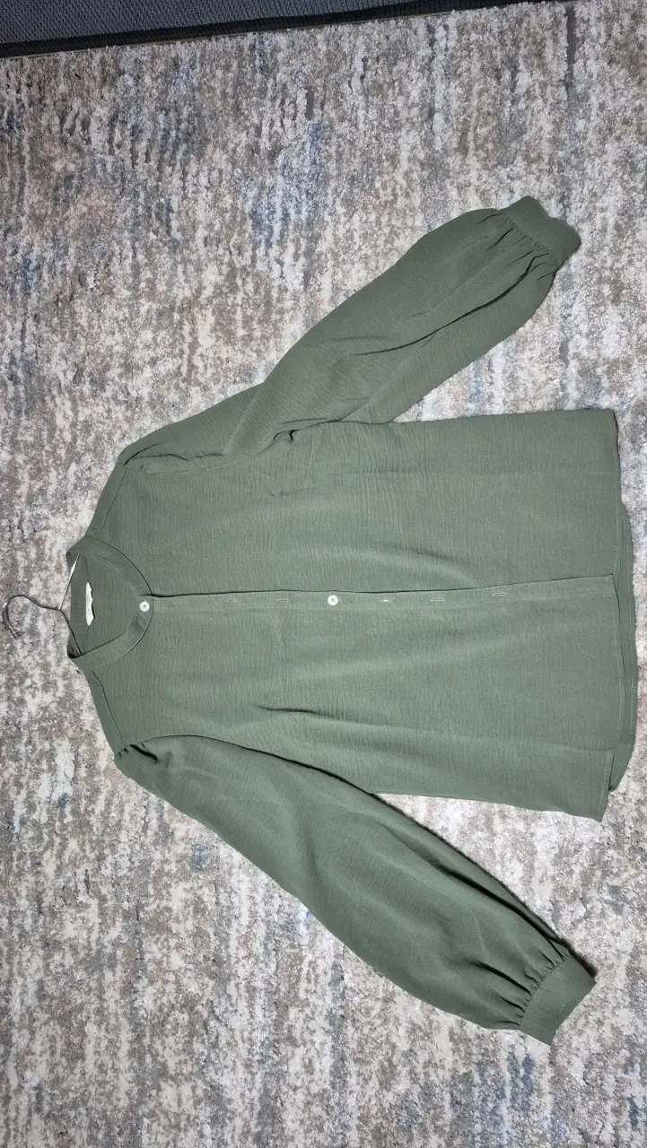 Camisa verde, celeste con rayas y blanca. - 1