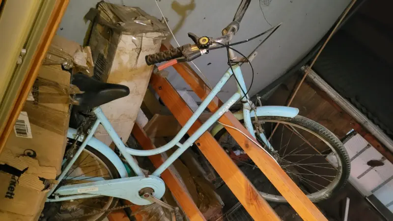 Bicicleta urbana azul usada - 3