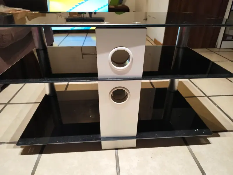 Mesa de centro de vidrio y metal - 2