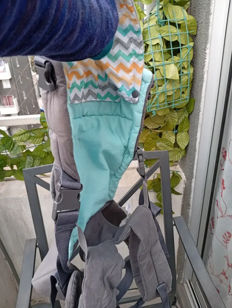 Mochila porta bebé gris ergonómica infantino - 5