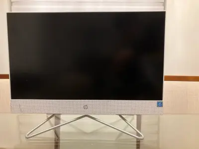 Monitor HP todo en uno 2022 Pentium Silver - miniatura 3