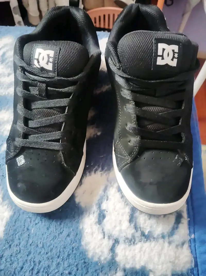 Zapatillas DC negras y blancas - 6