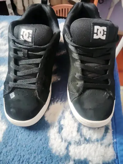 Zapatillas DC negras y blancas - miniatura 6
