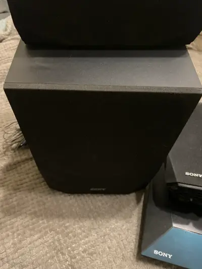 Sistema de sonido Sony con parlantes - miniatura 2