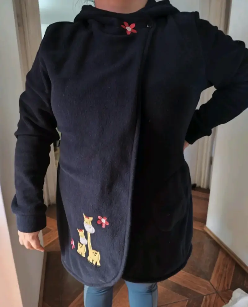 Abrigo y delantales azul oscuro con diseño - 1